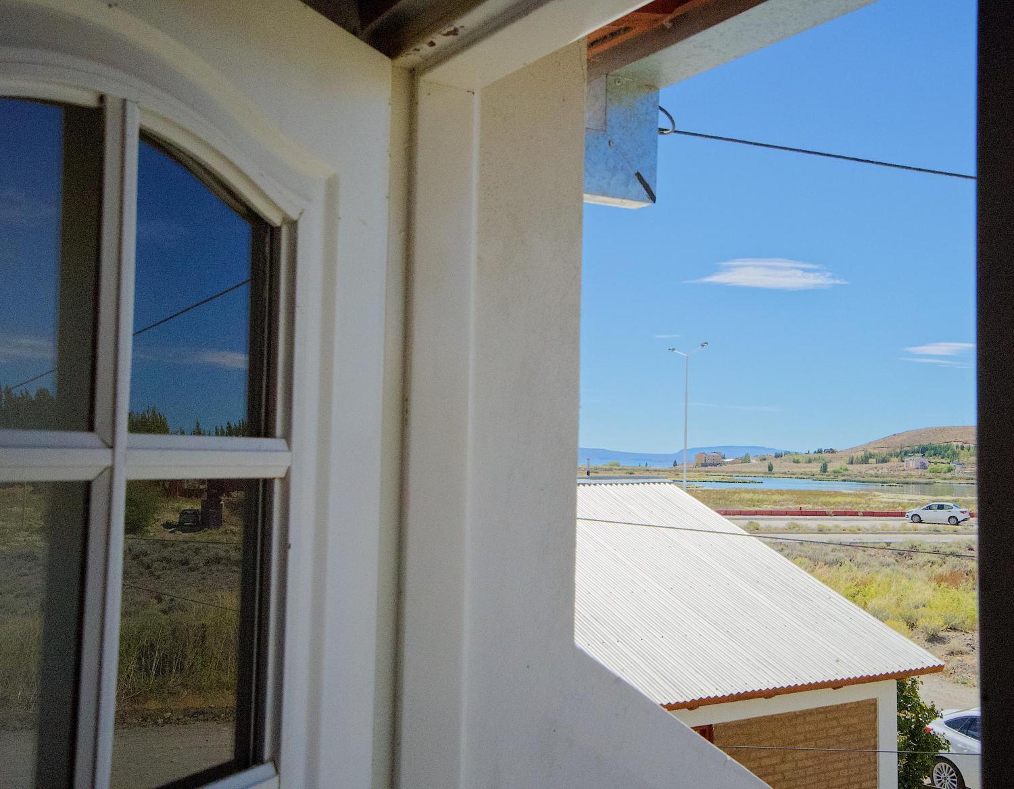 Hostel Aves Del Lago El Calafate Exterior photo